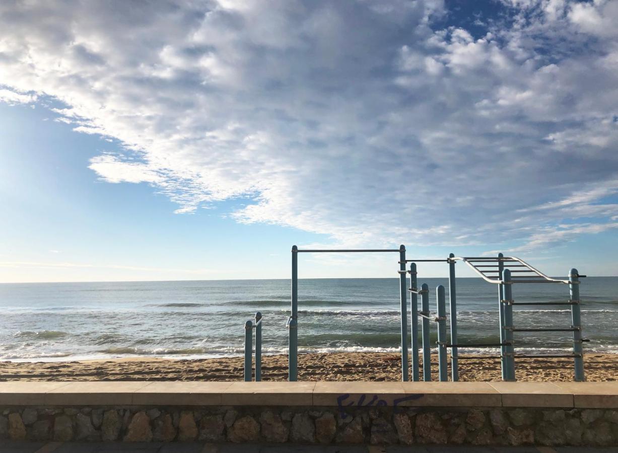 סגור דה לה קלאפל Lovely Seaside Apartment In Front Of Calafell Beach And Cunit Beach מראה חיצוני תמונה